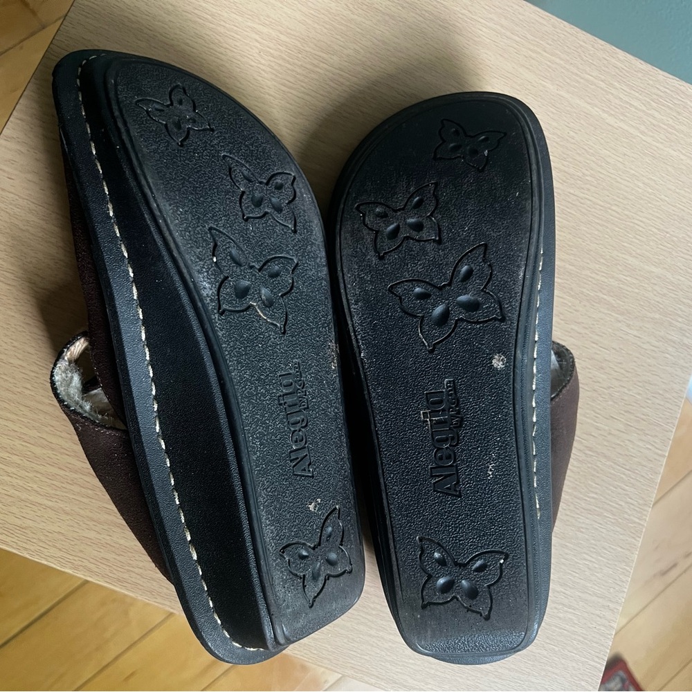 Alegria Brown Suede Mary Jane Clogs with fury inside (38) - Picture 7 of 11